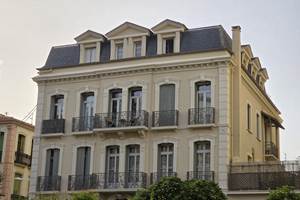 Maison classée de style Beaux-Arts, 1881. Fait partie du parcours architectural du Quartier gare.