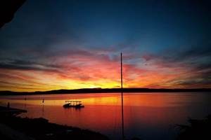 Coucher de soleil sur le lac de Léon