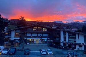 Vue F5 Vue du salon sur le syndicat tourisme et parking