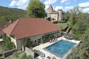Chateau de Marigna Piscine vue aerienne
