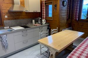 Cuisine avec fenetres 1 et 2