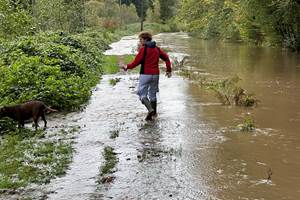 Le canal d'amenée déborde...