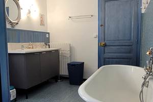 Salle de bain rdc du gîte La Caudalie