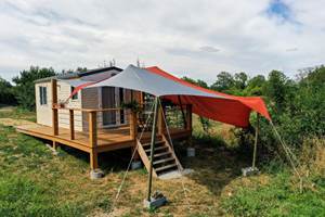 Mobil-home et terrasse PMR