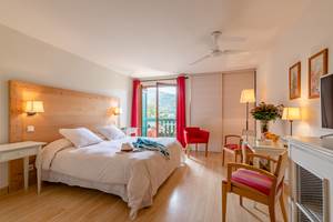 1807-06_09_la_pinede_chambre_bd-presta