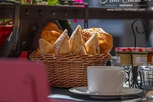 Petit-déjeuner en terrasse