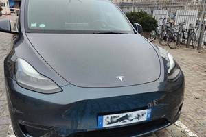 TESLA FACE AVANT