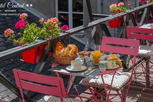 Petit-déjeuner en terrasse