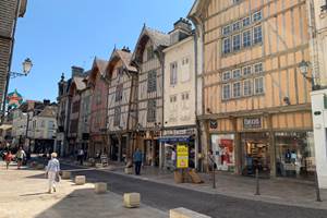 TROYES