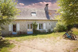 pipistrelles19-chambreshotes-lacdesechemaille-doucheitalienne-meymac