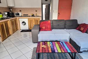 T2 Escale sudiste, machine à laver, canapé, séjour