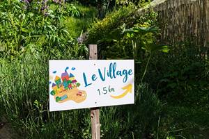 Village à 1,5 km