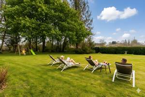 jardin-ensoleillé-bed-and-breakfast-saultchevreuil-villedieu