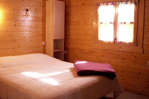 Chalets en bois massif pour des vacances au naturel