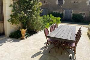 la grande table de la terrasse