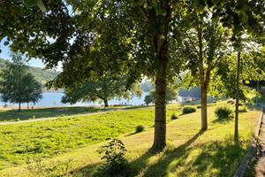 Au bord du lac (situé à 5 kms de la maison)