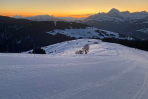 Coucher de soleil sur la piste bleue du Mont Rond