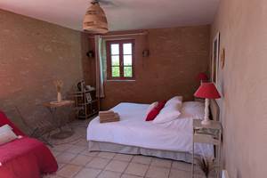 chambre-champetre-pierre-tadelakt-chambre-double-couple-centres-aveyron-saisonnee.jpg-presta