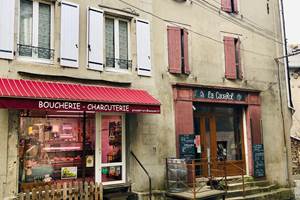 Les commerces typiques du village où il fait bon faire ses courses le matin