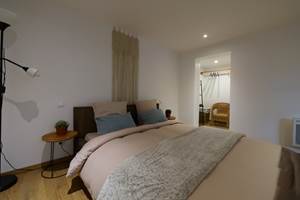 Grande chambre avec petit dressing