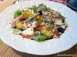 exemple de Petit déj CRU type Miam ô fruits à l' ananas raisin chia