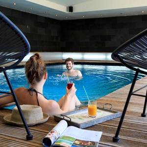 Piscine intérieure chauffée à 29°