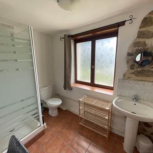 Salle d' eau WC chambre 1