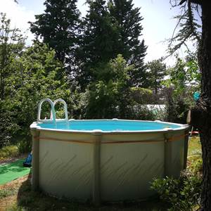 Piscine non chauffée du gîte Montloubier 3m80 diamètre et 1m20 profondeur, ouverte mi-juin à mi-septembre