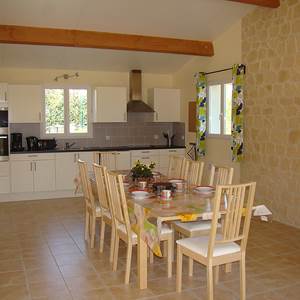 Etang Vallier Resort Villa Tina cuisine