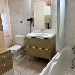 Salle de bain et WC annexe