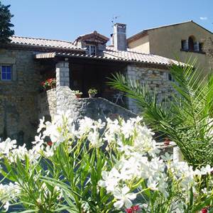 gîte familial convivial et de regroupement d'amis en ardèche rhone alpes