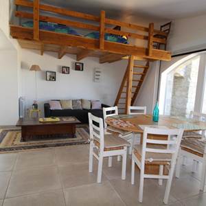 location gîte de groupe avec piscine au domaine Montloubier à Villeneuve de berg en ardèche et Rhône alpes  2 à 9 personnes