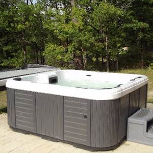 ETANG VALLIER RESORT JACUZZI VILLA HELEEN