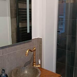 Salle d'eau chambre 2