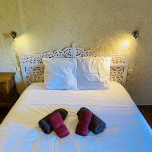 Mas Néoulous chambre n°4 gd lit 160