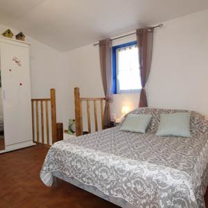 location gîte de groupe avec piscine au domaine Montloubier à Villeneuve de berg en ardèche et Rhône alpes  2 à 9 personnes