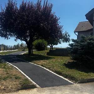 Accès au gîte facilité grâce à une rampe aménagée