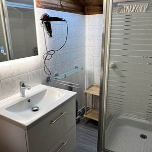 Salle d'eau chambre savoyarde