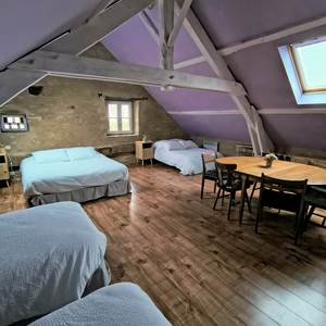 grande-chambre-familiale-gite-panoramique-saisonnee-centres-aveyron.jpg-special-offer