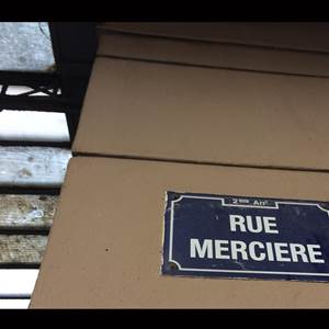 A deux minutes à pied du studio : la célèbre rue Mercière
