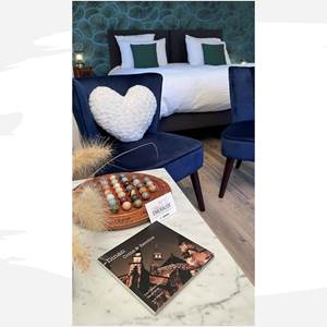 Chambre Emeraude coin salon
