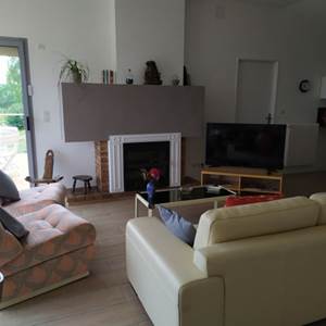 espace détente devant la cheminée