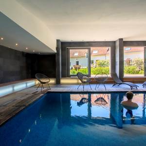 Piscine intérieure chauffée à 29°
