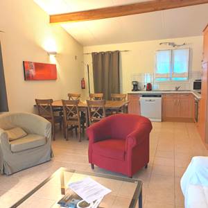 ETANG VALLIER RESORT VILLA CHARENTAISE SALON ET CUISINE