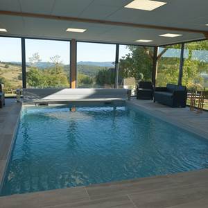 Vue piscine intérieure