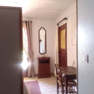 Chambre vers séjour + entrée