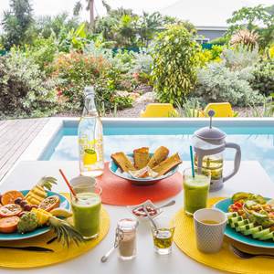 Iguane House villas & Micro Spa Villa Corail breakfast time