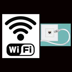 Internet via WiFi (ou prise Ethernet)