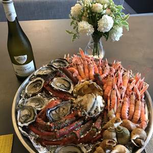 Plateau de fruits de mer en fonction des arrivages