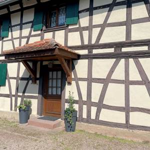 L'entrée côté cour